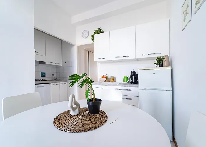 Urban View Flat - Zona Sarpi شقة ميلان